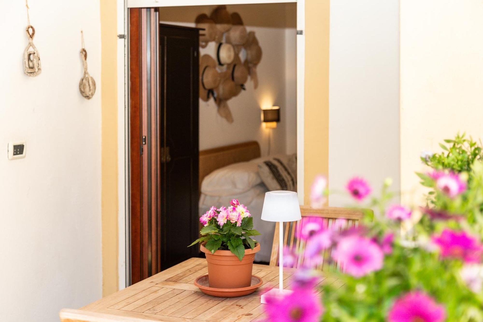 B&B Calamoresca Àrbatax Exteriör bild